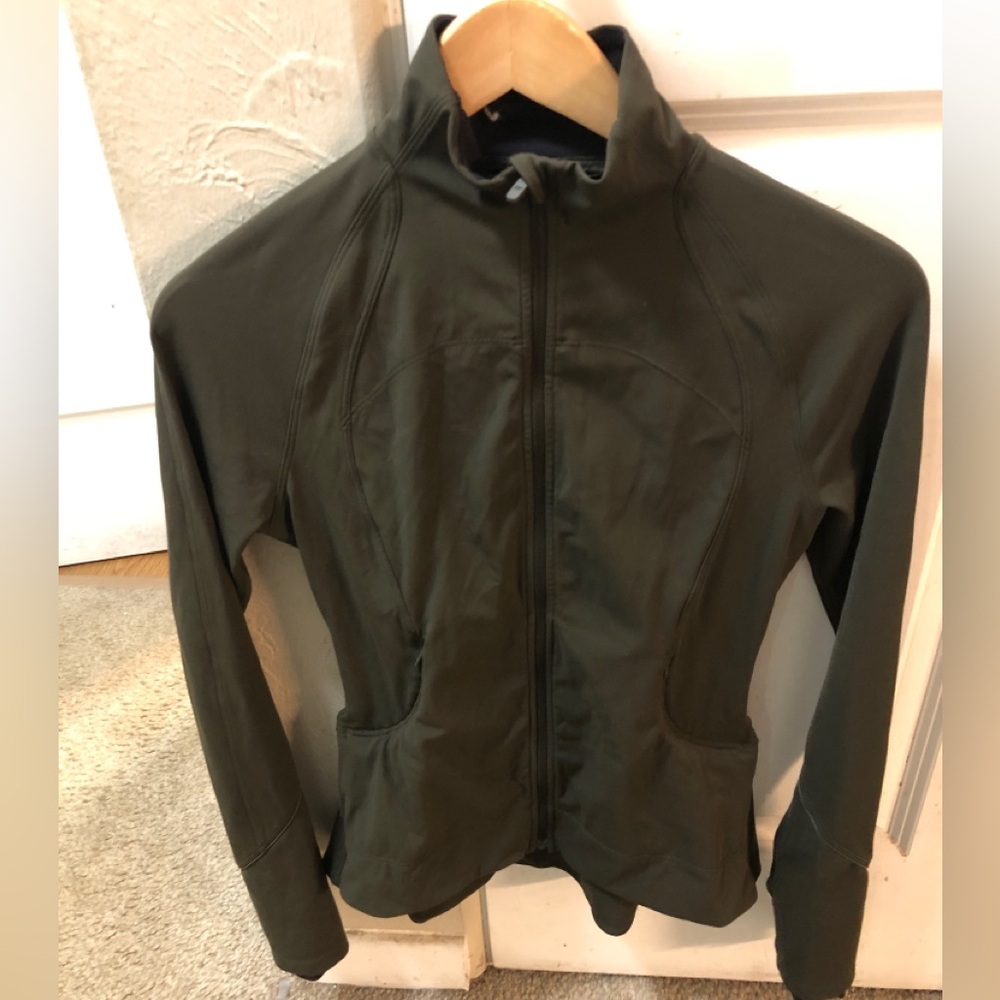 Lululemon Define Jacket in Dark Olive Size 4 beautiful